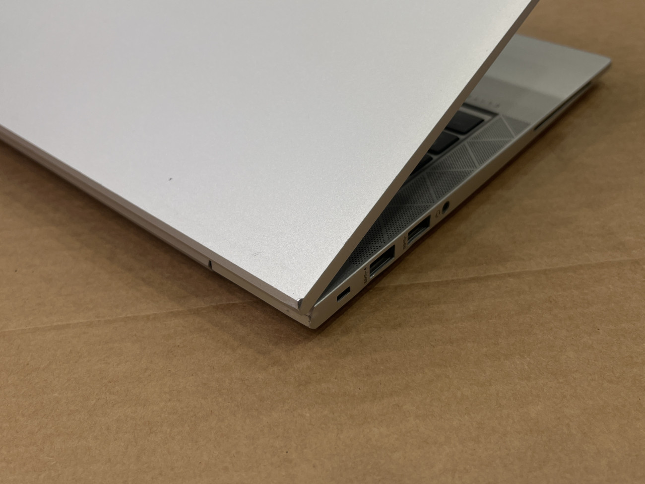hpeb840845g7.jpg