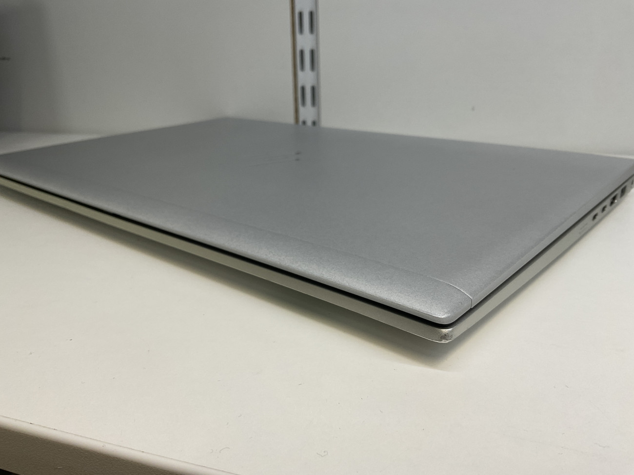 hpeb850g8.jpg
