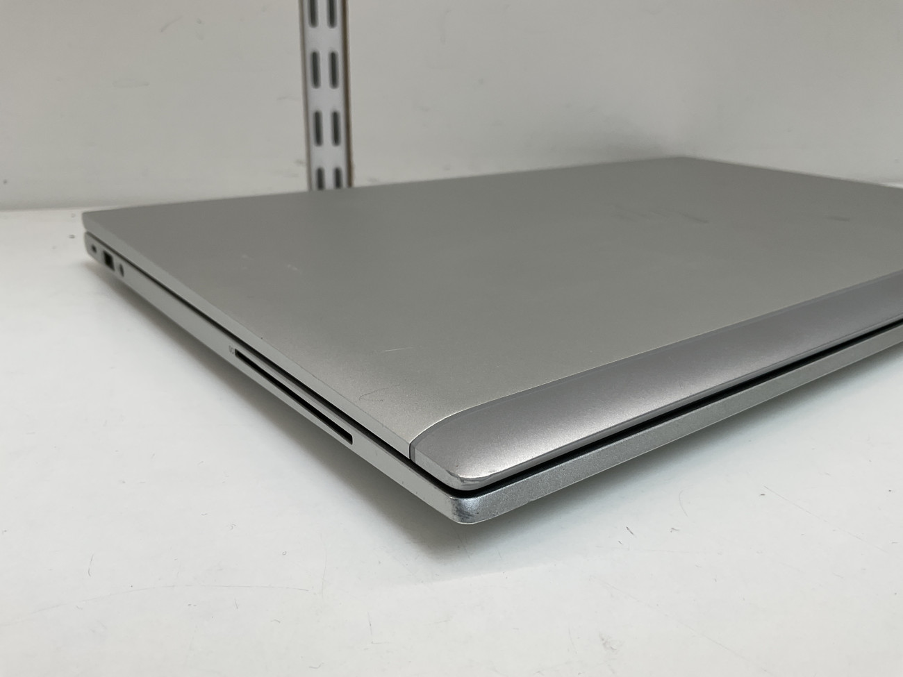 hpeb850g8.jpg