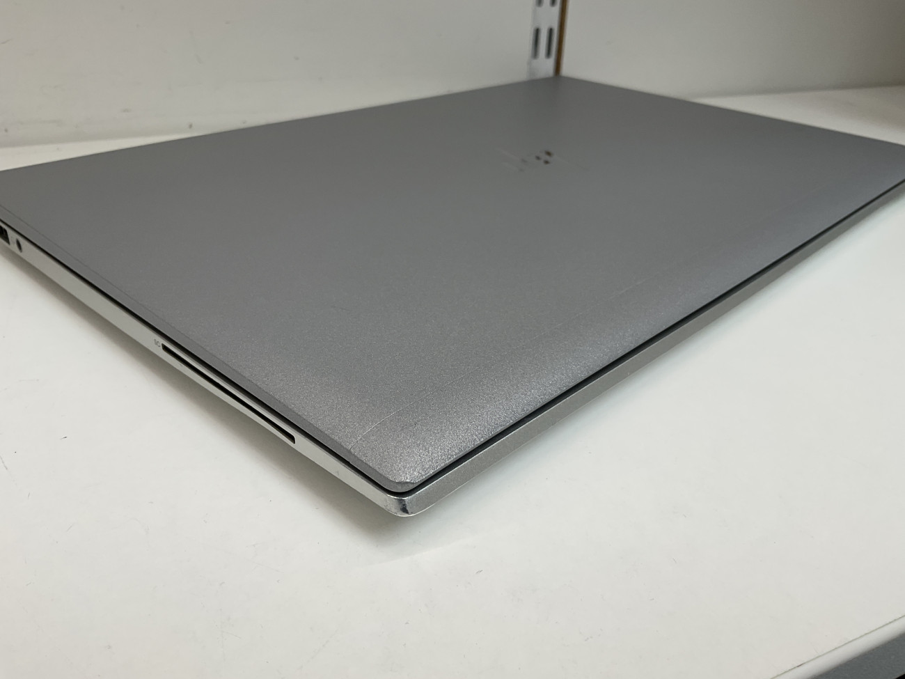 hpeb850g8.jpg