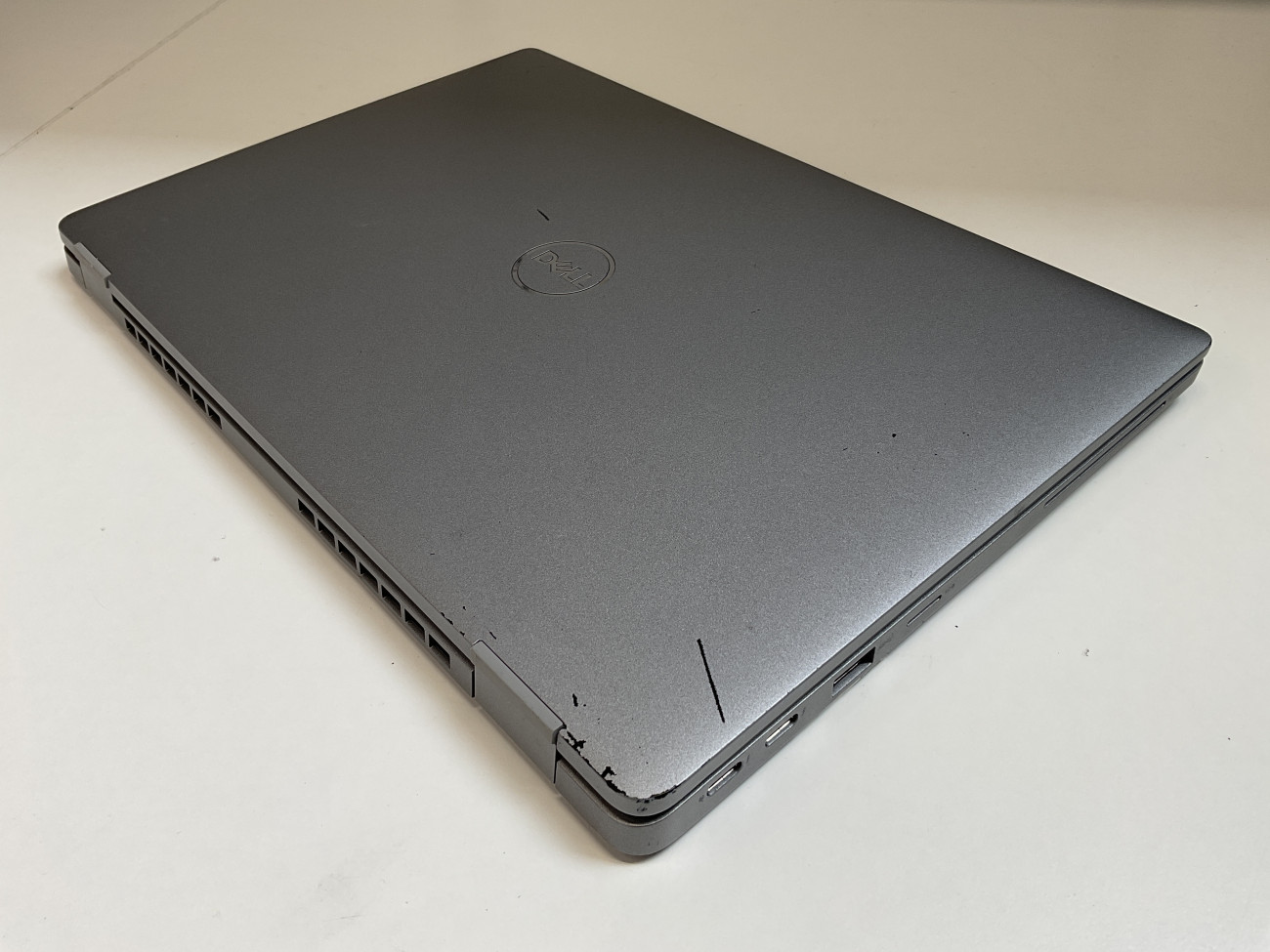 dl5330.jpg