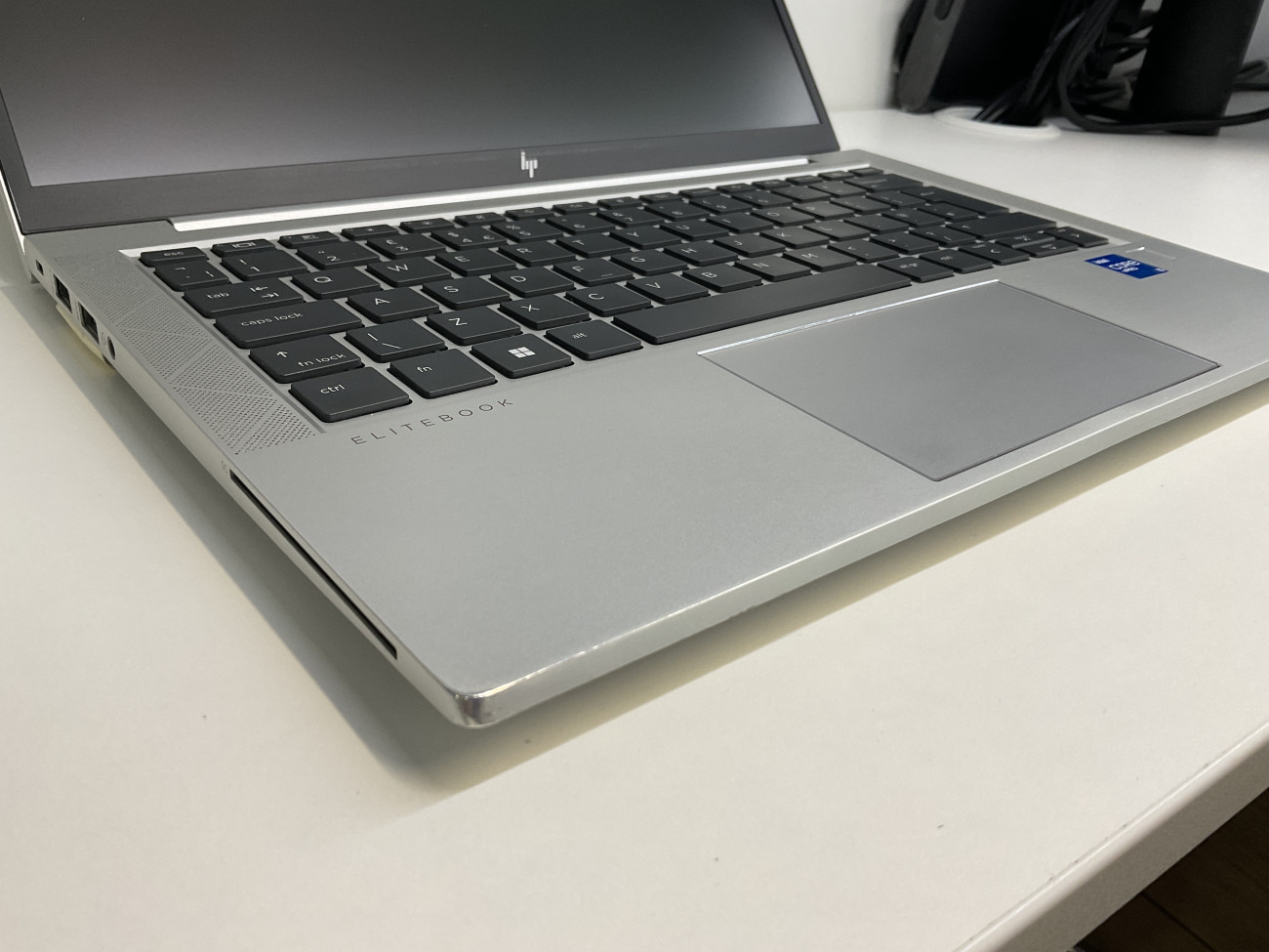 hp830g8.jpg
