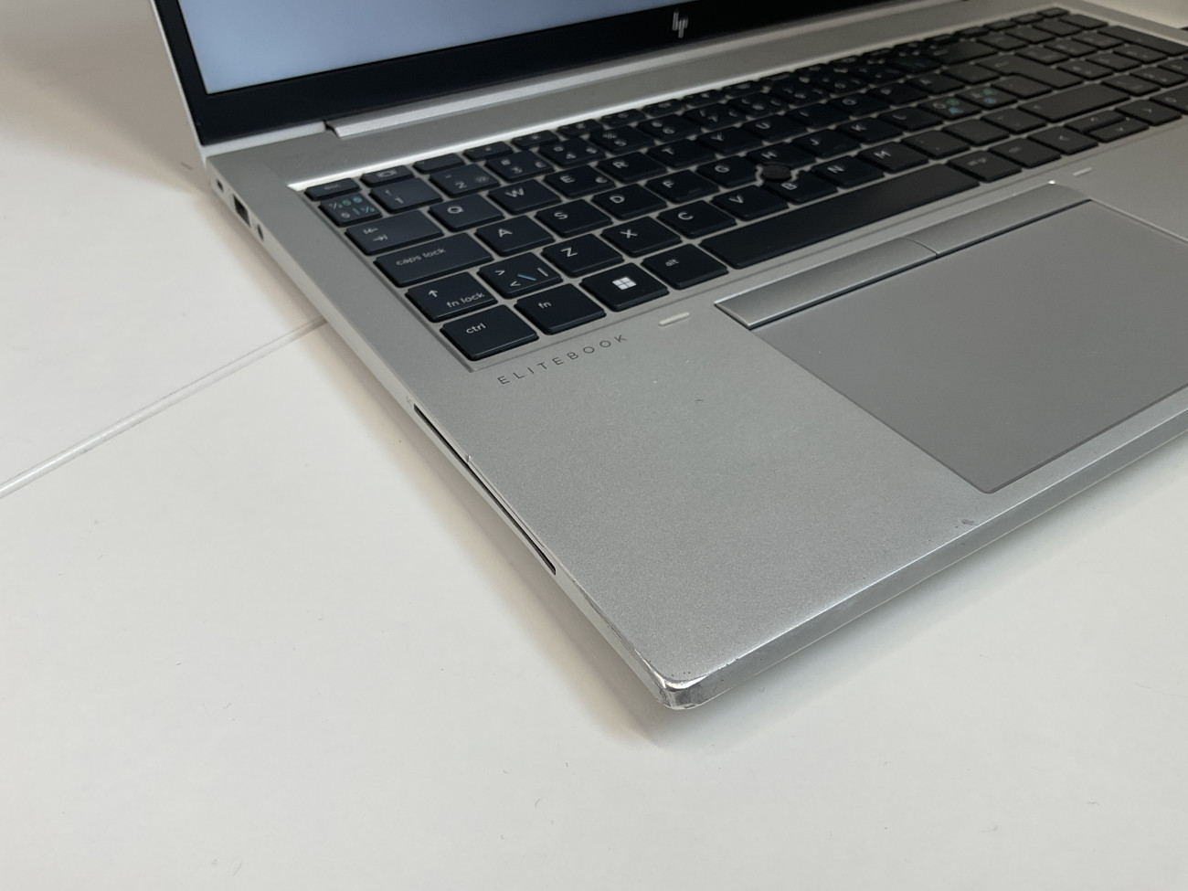 hpeb850g8.jpg