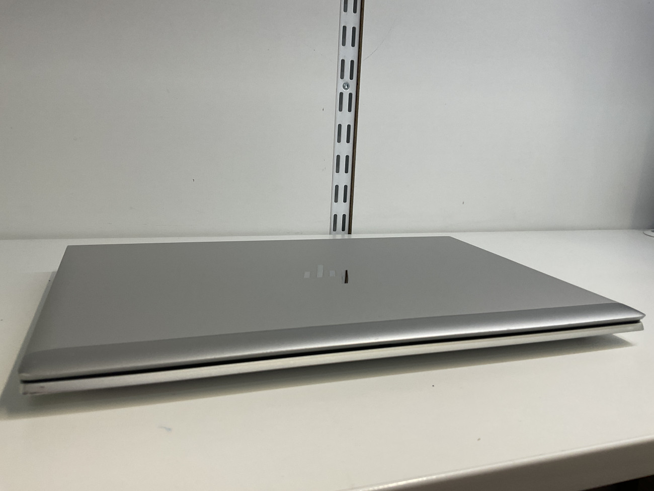 hpeb835g8.jpg