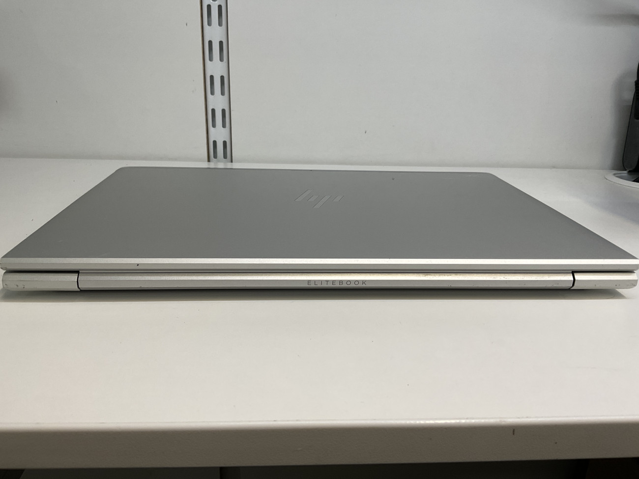 hpeb835g8.jpg
