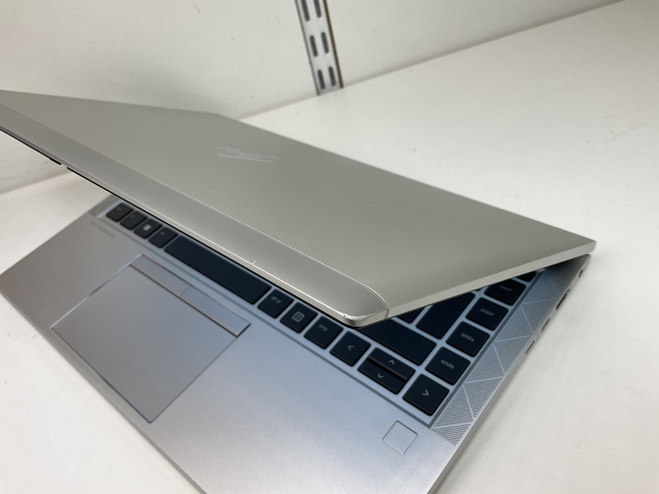 hpe845g8.jpg