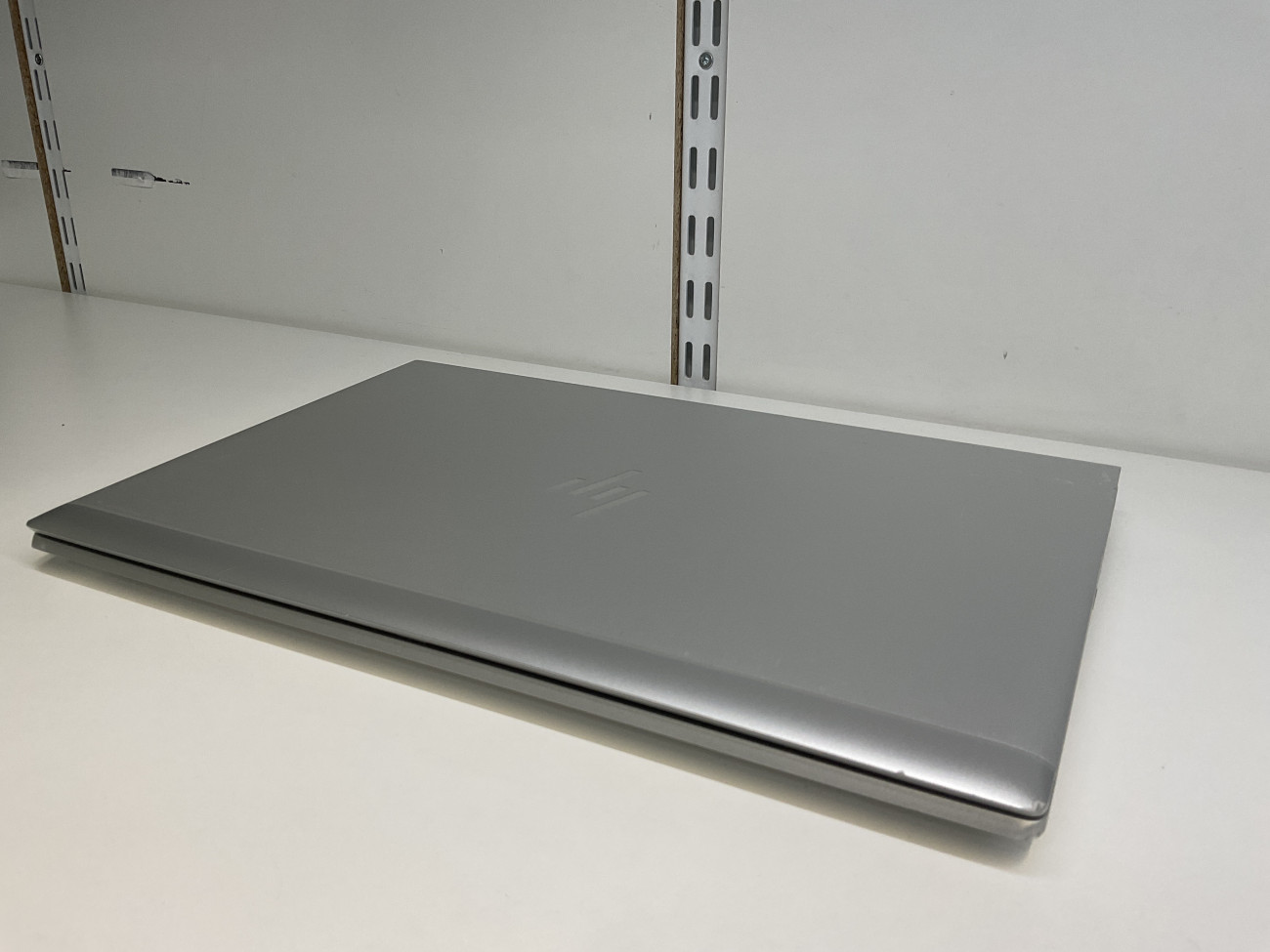 hpeb835g8.jpg